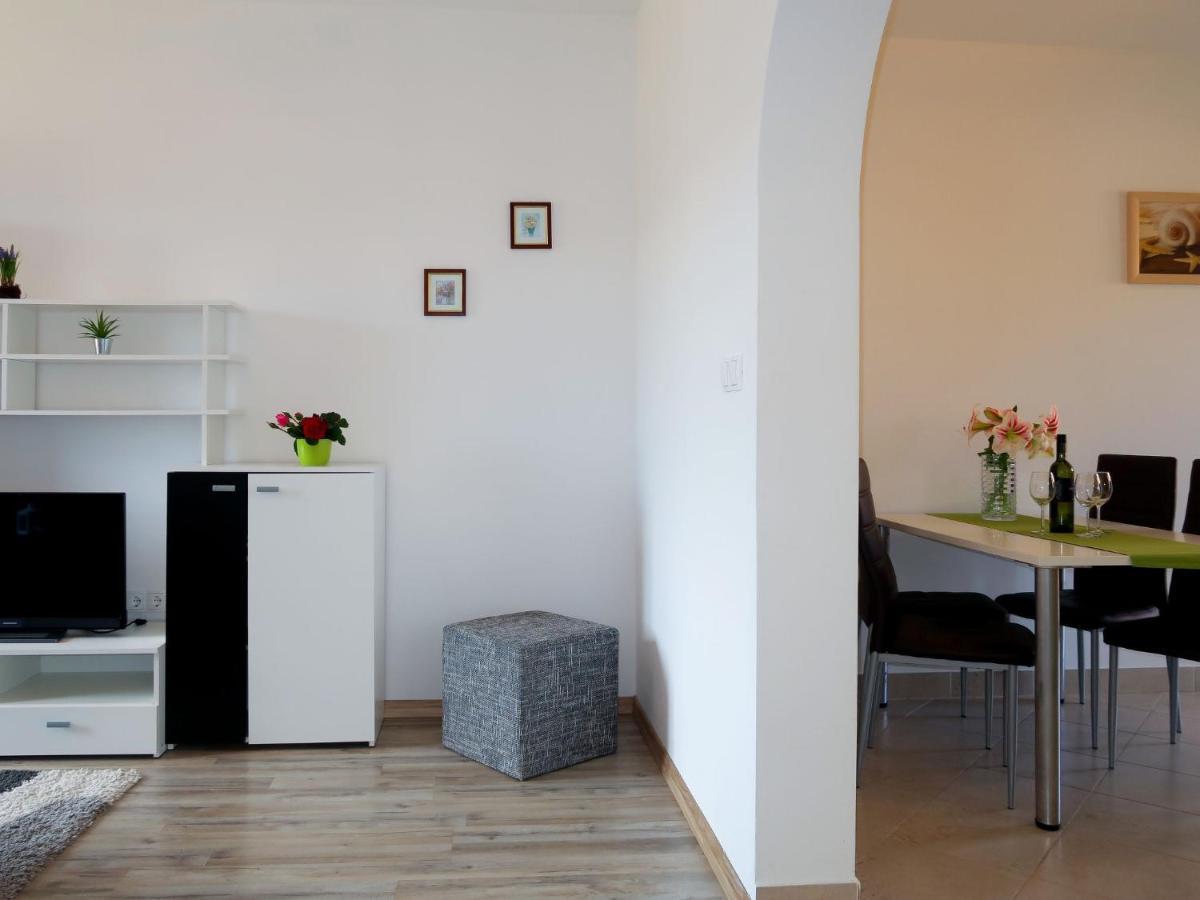 Apartment Rosic - Krk217 By Interhome Kornić Dış mekan fotoğraf