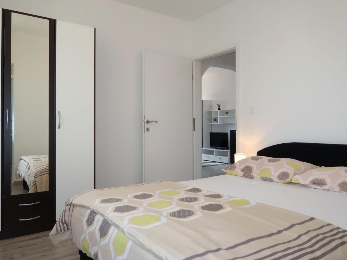 Apartment Rosic - Krk217 By Interhome Kornić Dış mekan fotoğraf
