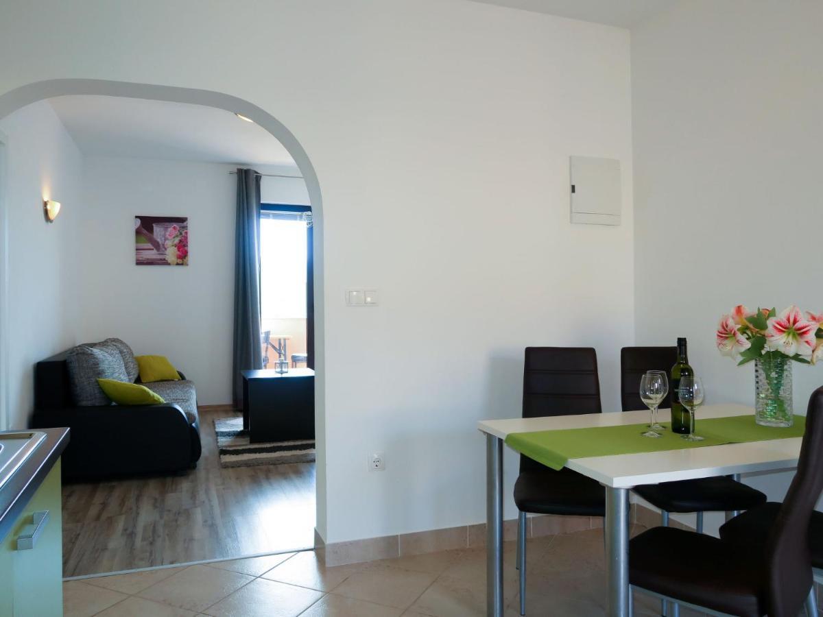 Apartment Rosic - Krk217 By Interhome Kornić Dış mekan fotoğraf